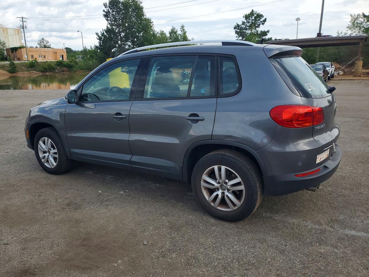 Volkswagen Tiguan S