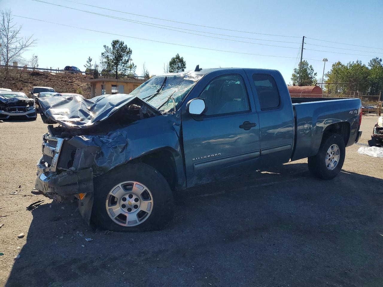 Salvage Chevrolet Silverado Image