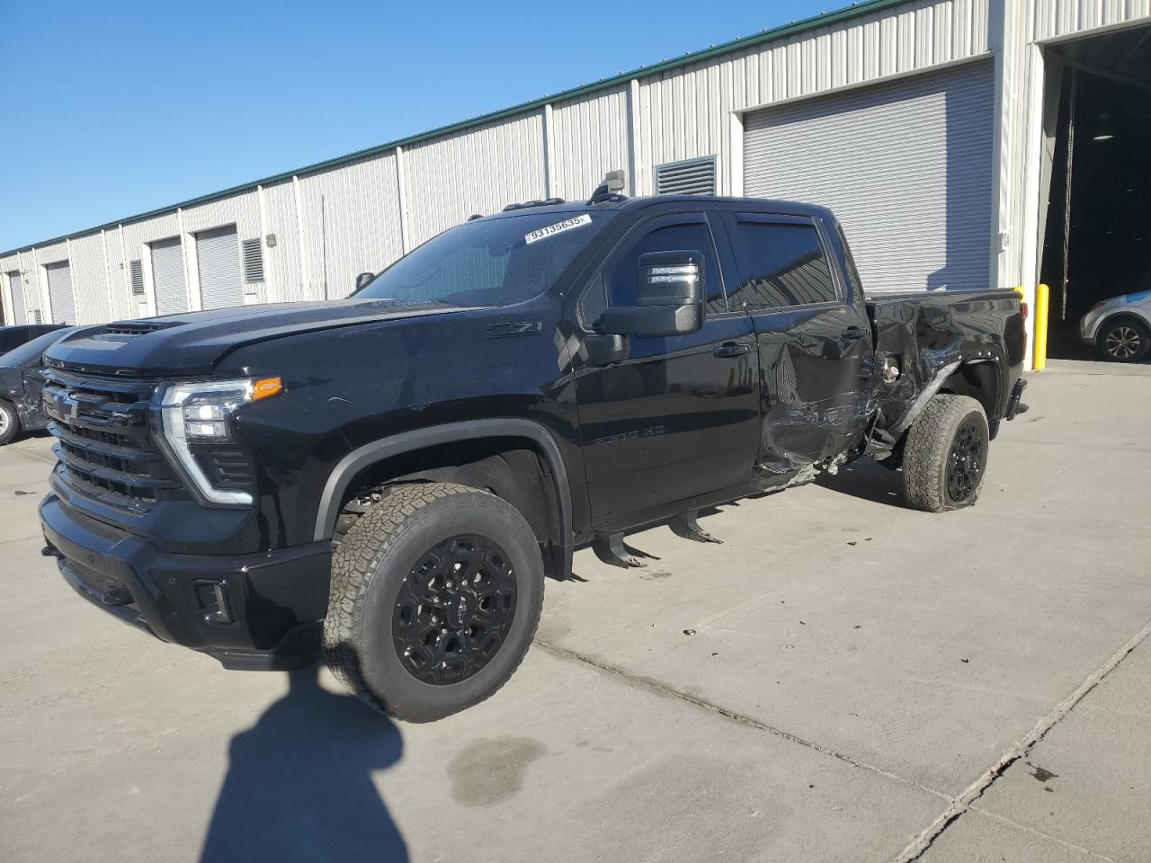 Salvage Chevrolet Silverado Image
