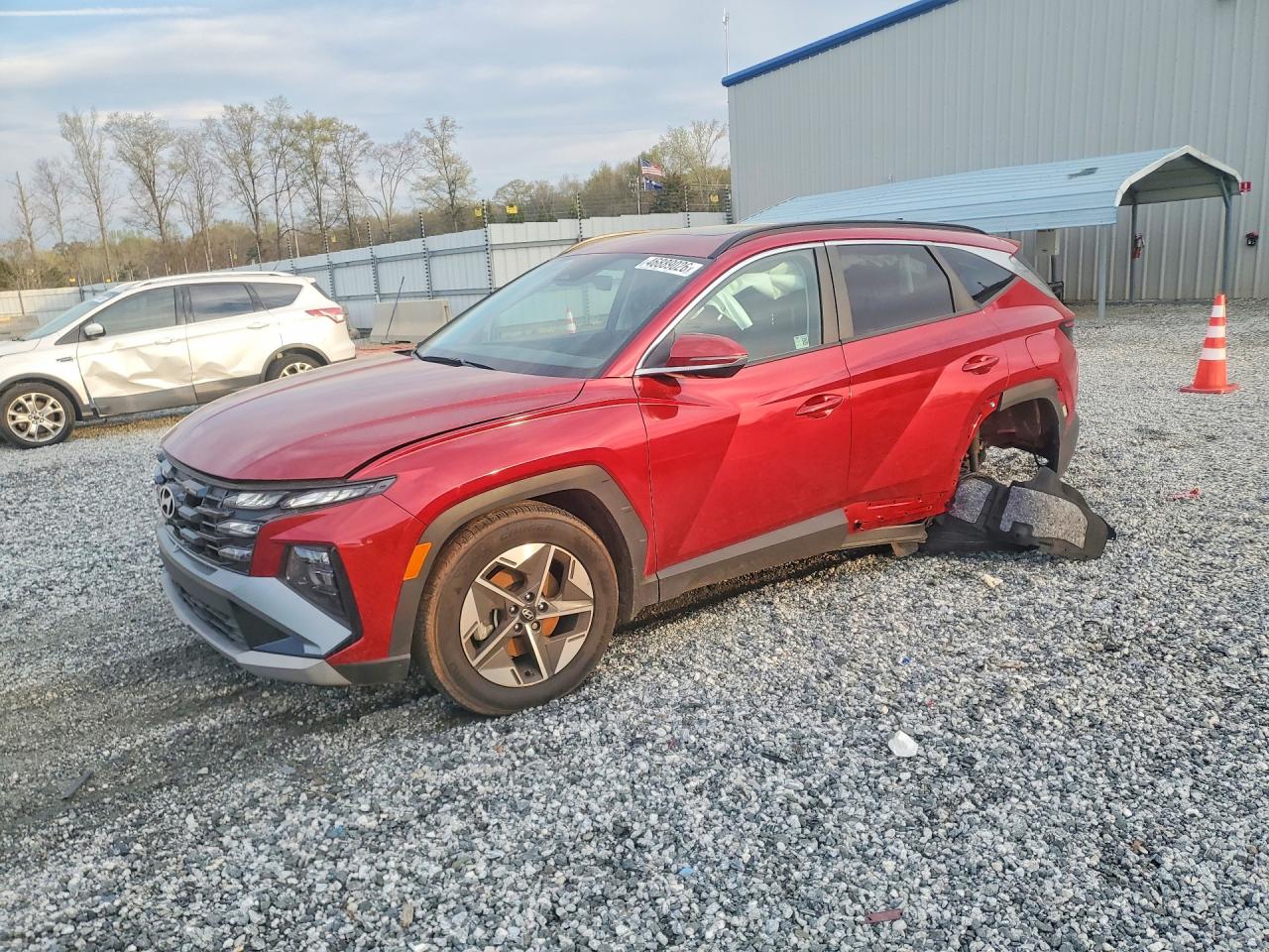 Salvage Hyundai TUCSON Image