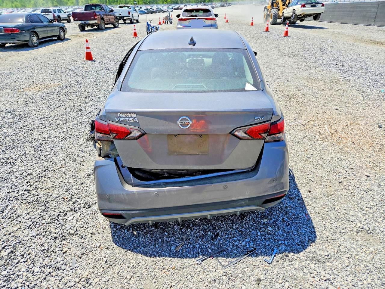 Nissan Versa Sv