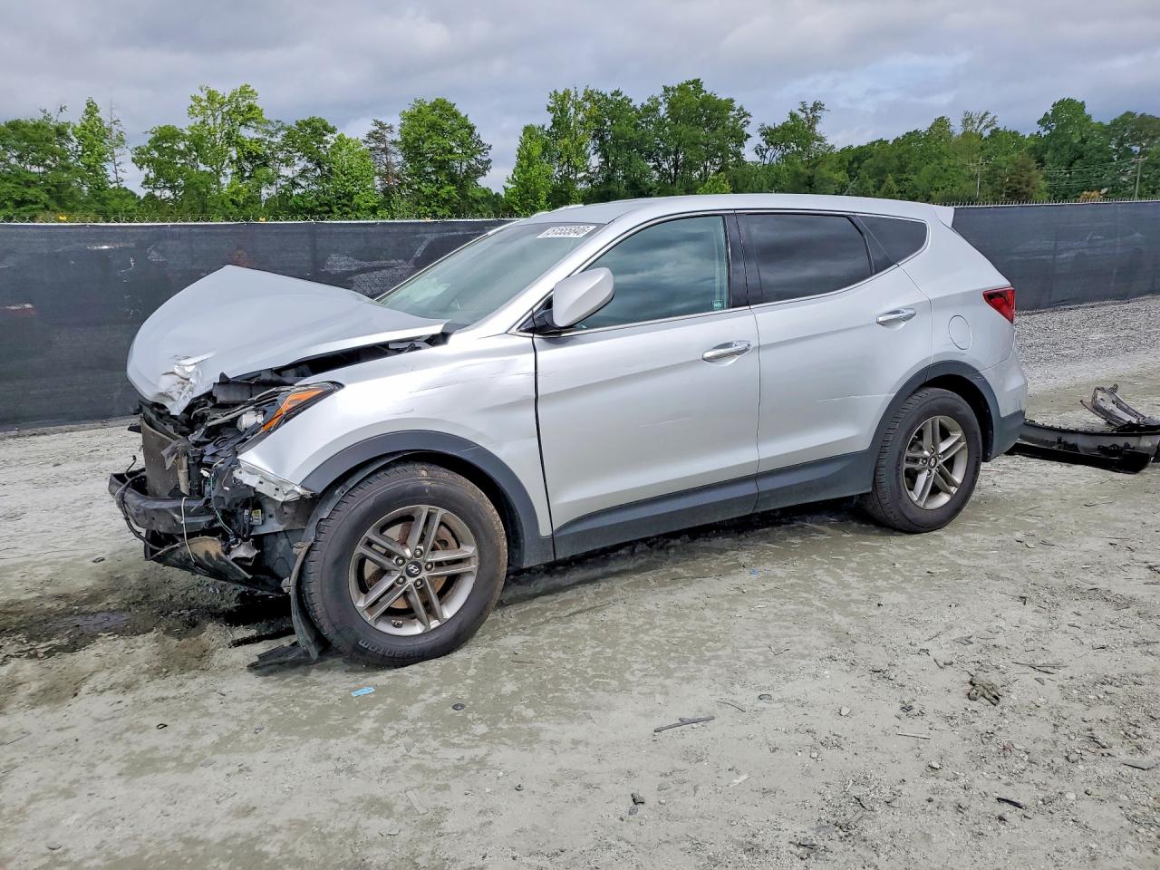 Salvage Hyundai SANTA FE Image