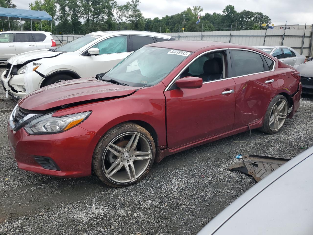 Salvage Nissan Altima Image