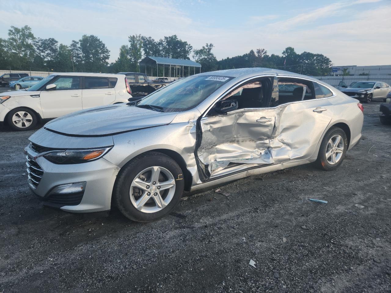 Salvage Chevrolet Malibu Image