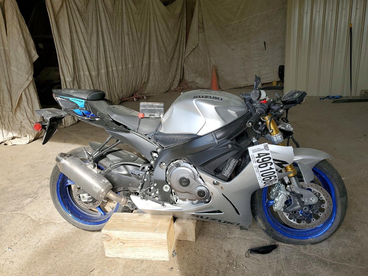 Salvage Suzuki Gsxr750 Image