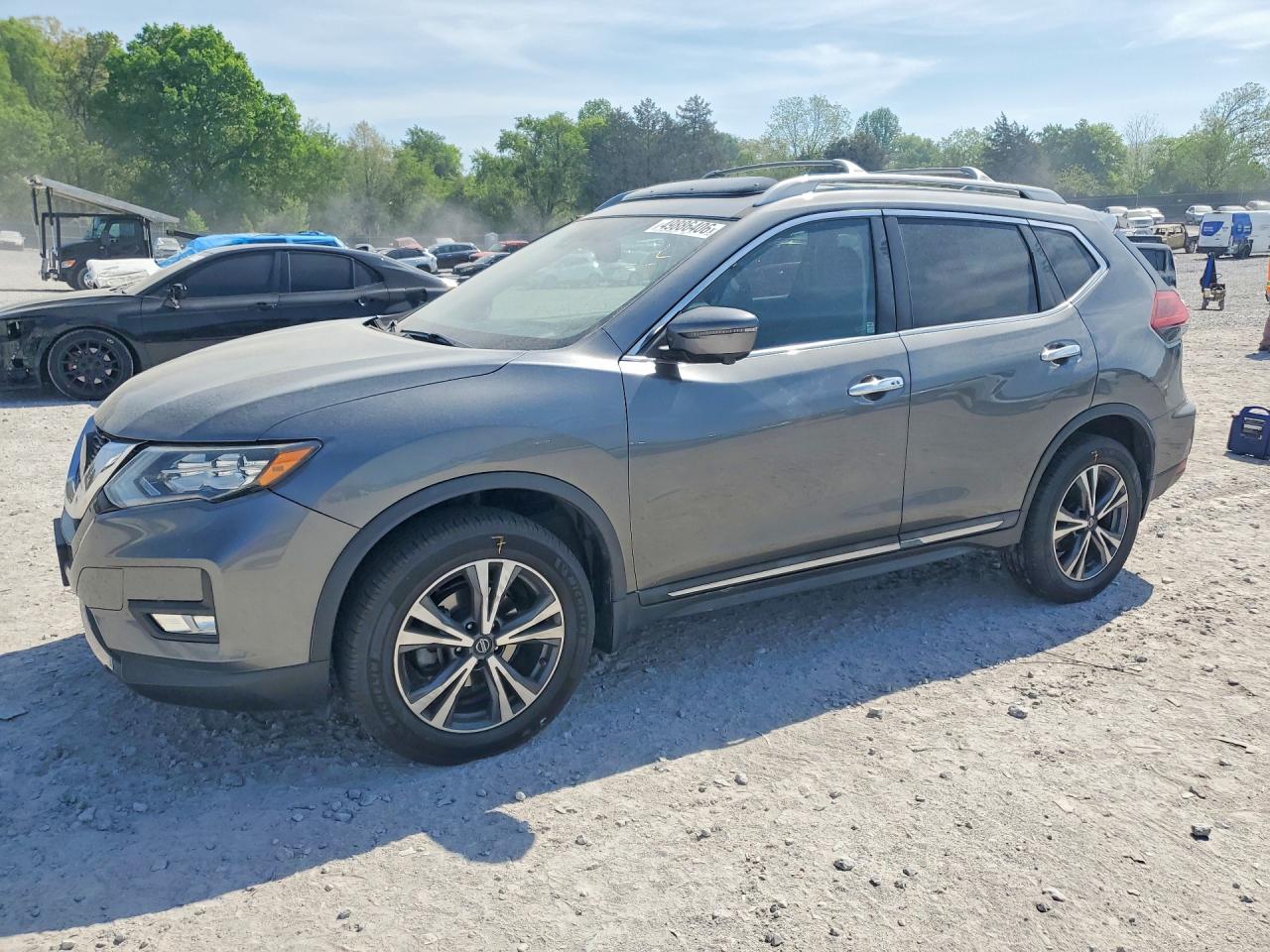 Salvage Nissan Rogue Image