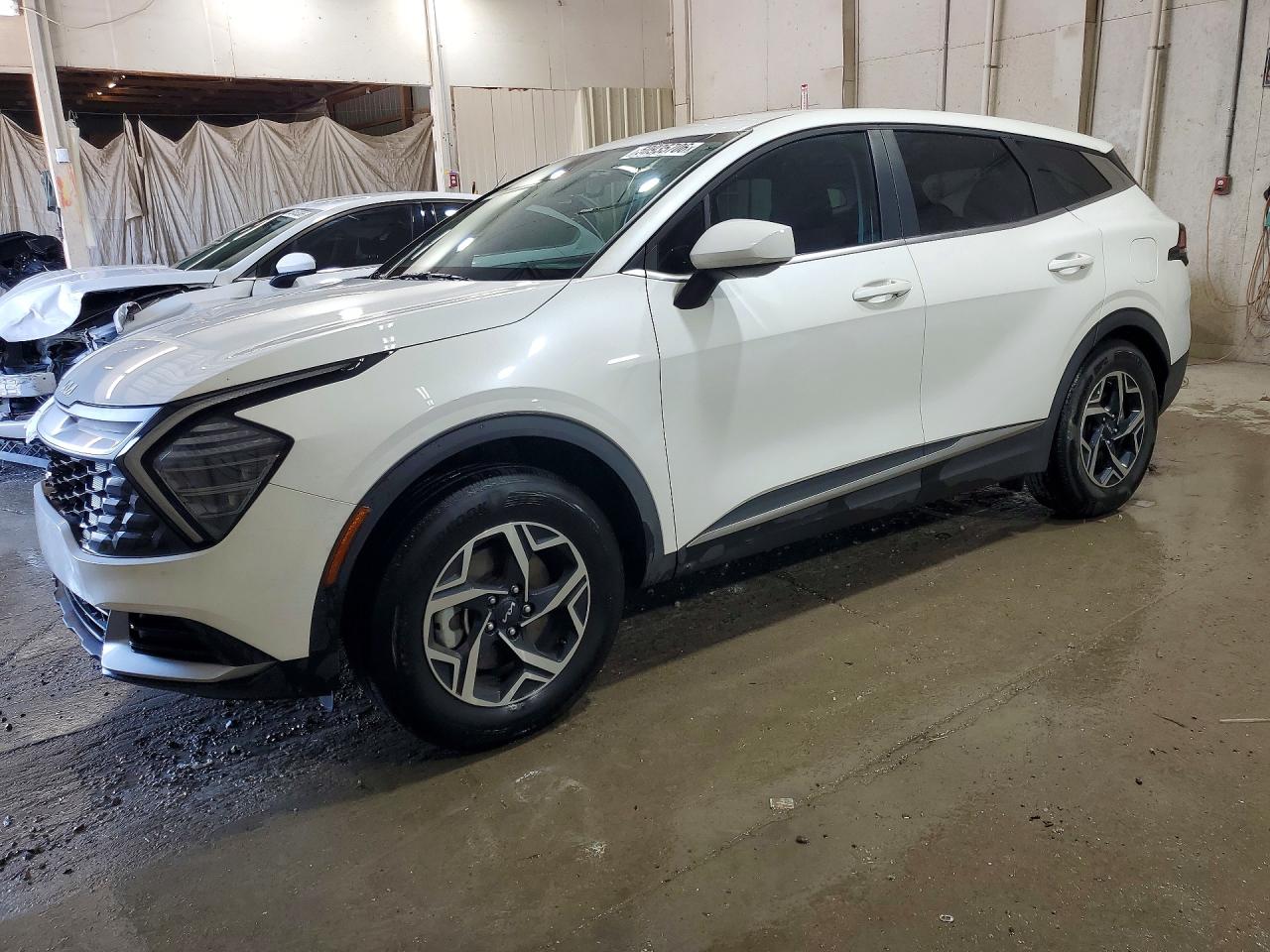 Salvage Kia Sportage Image
