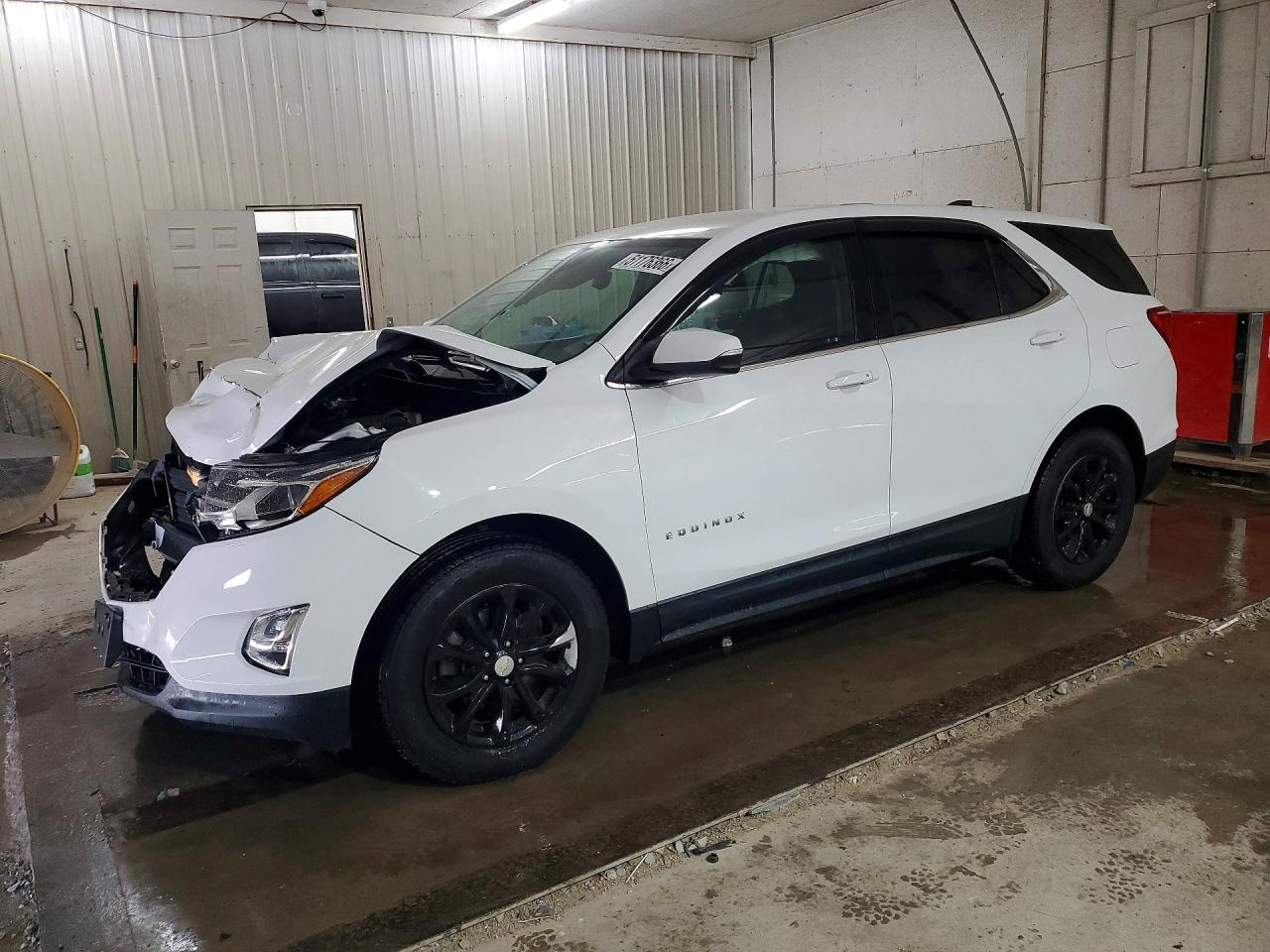 Salvage Chevrolet Equinox Image