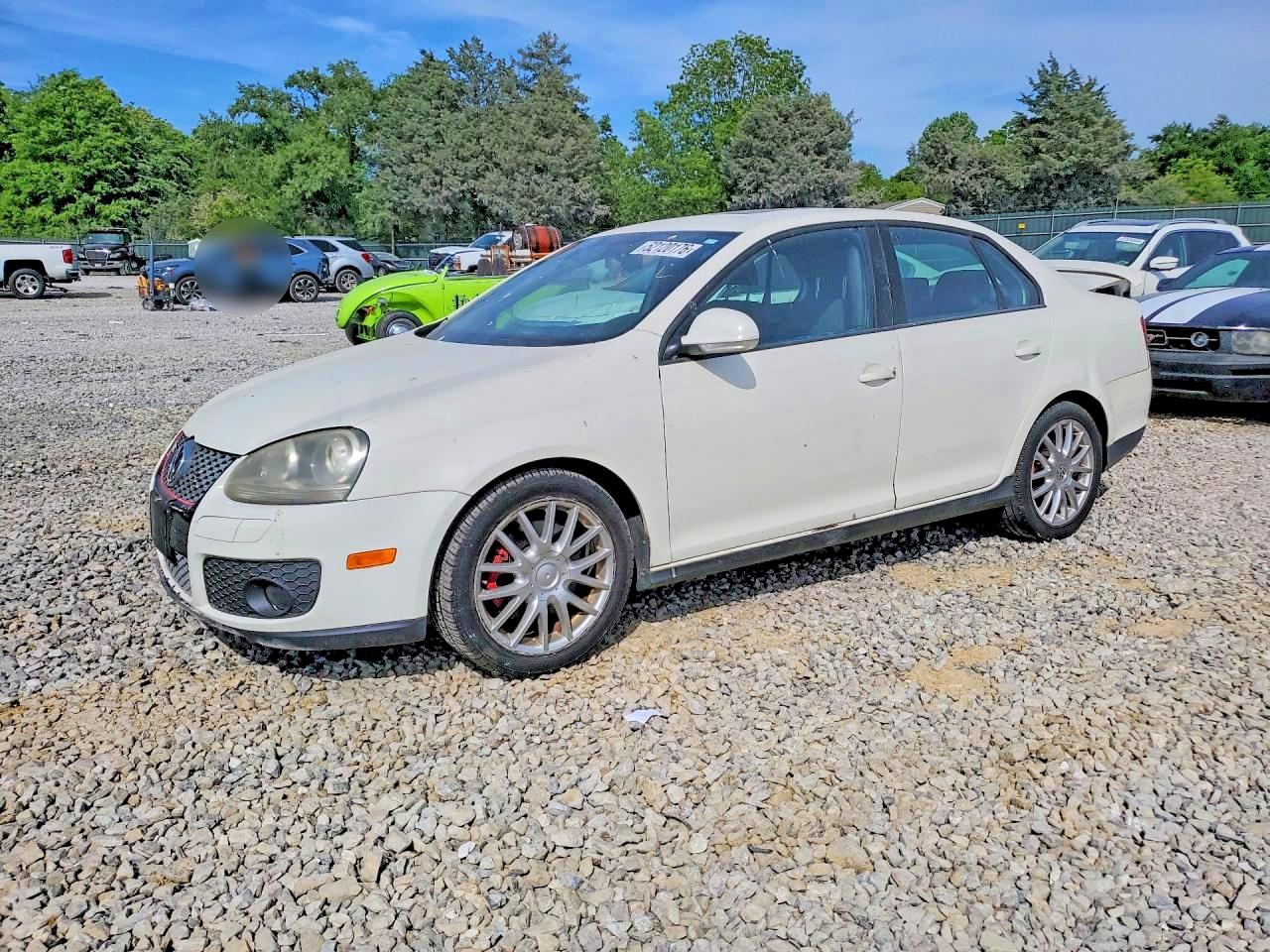 Salvage Volkswagen Jetta Image