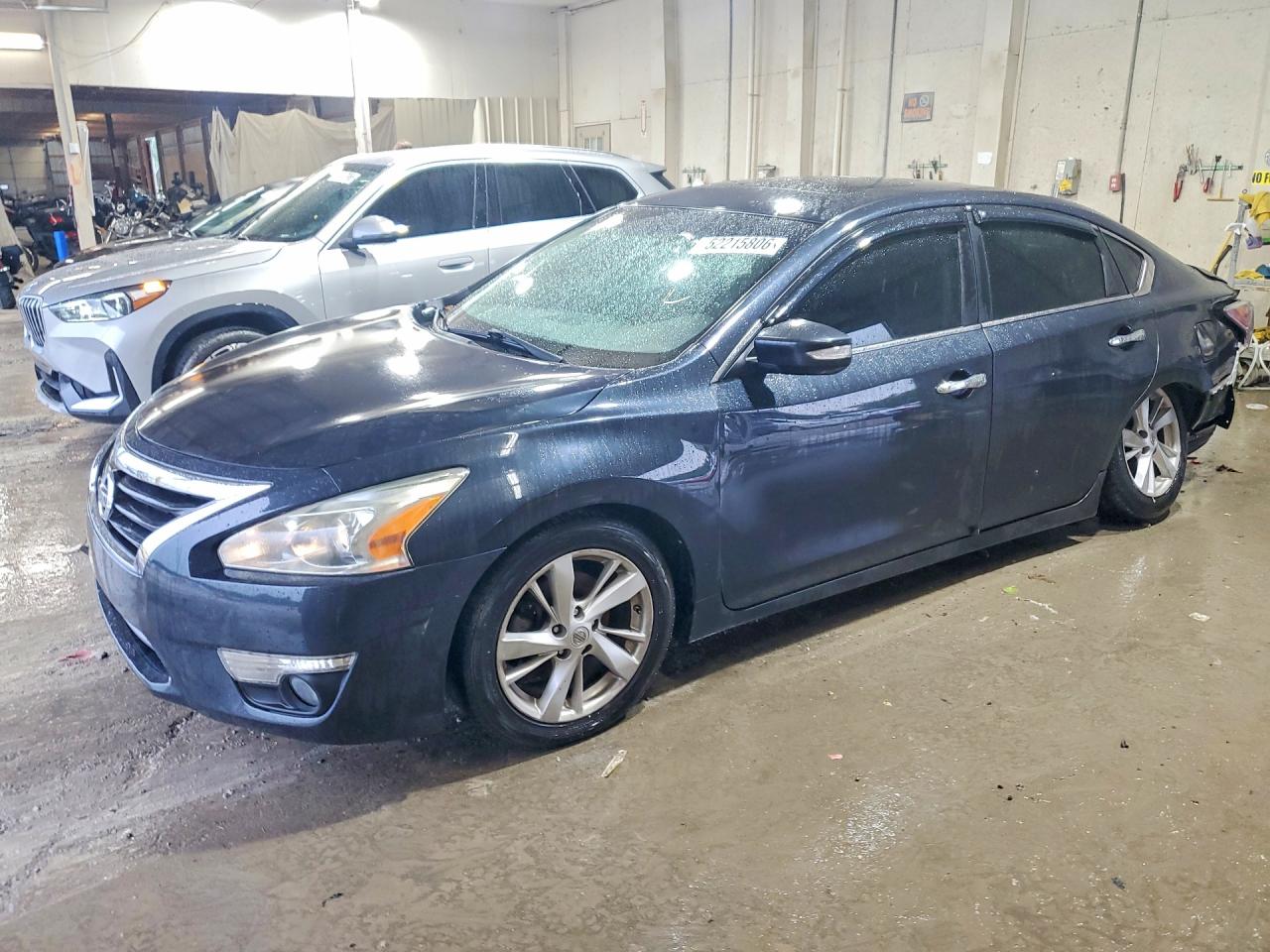 Salvage Nissan Altima Image
