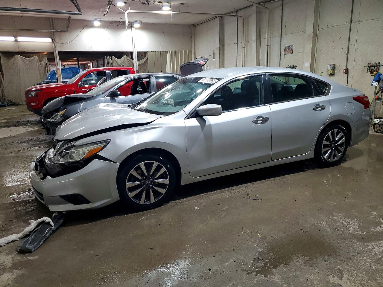 Salvage Nissan Altima Image