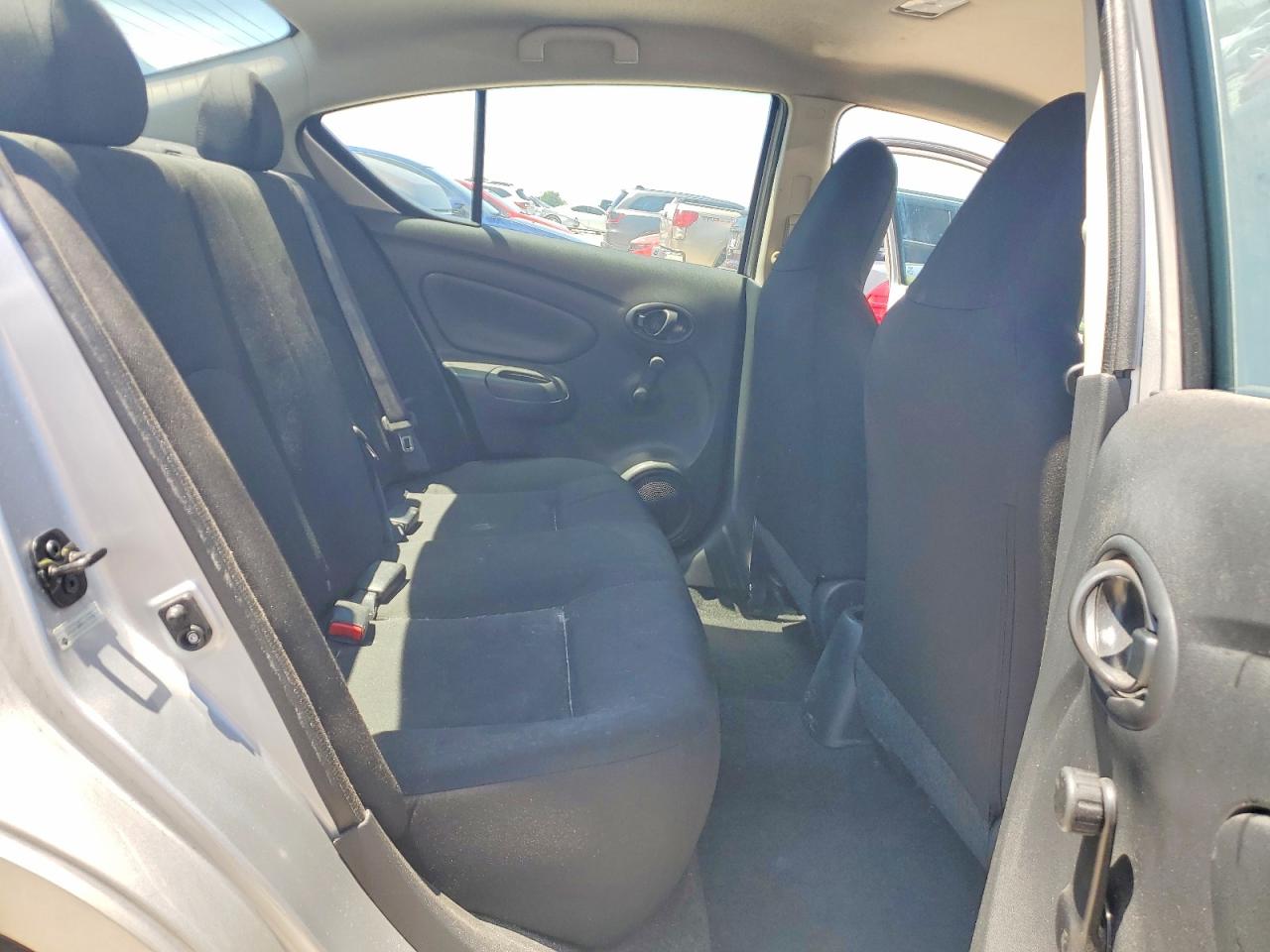 Nissan Versa 1.6 S