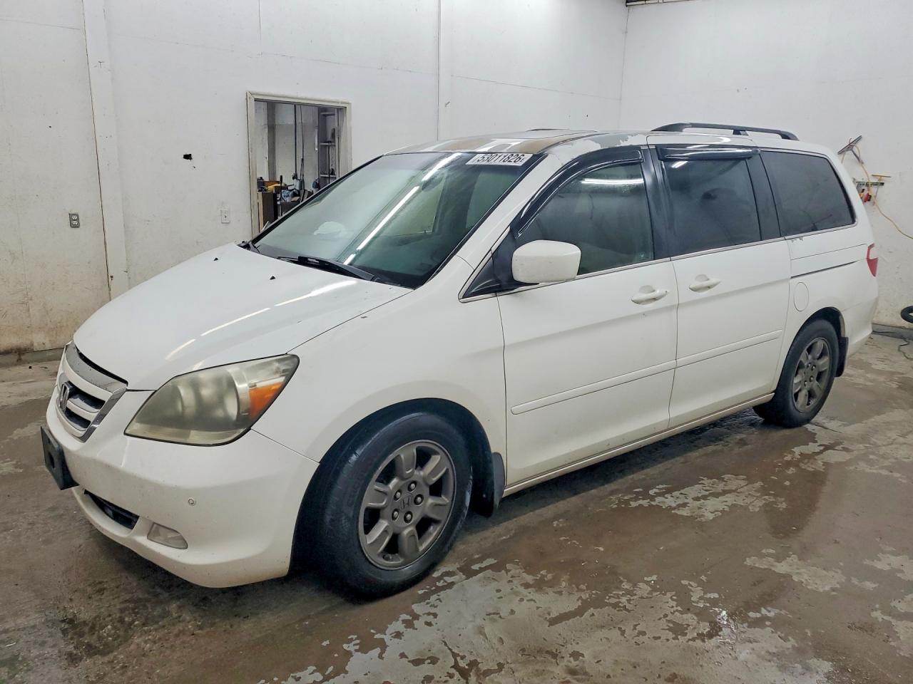 Salvage Honda Odyssey Image