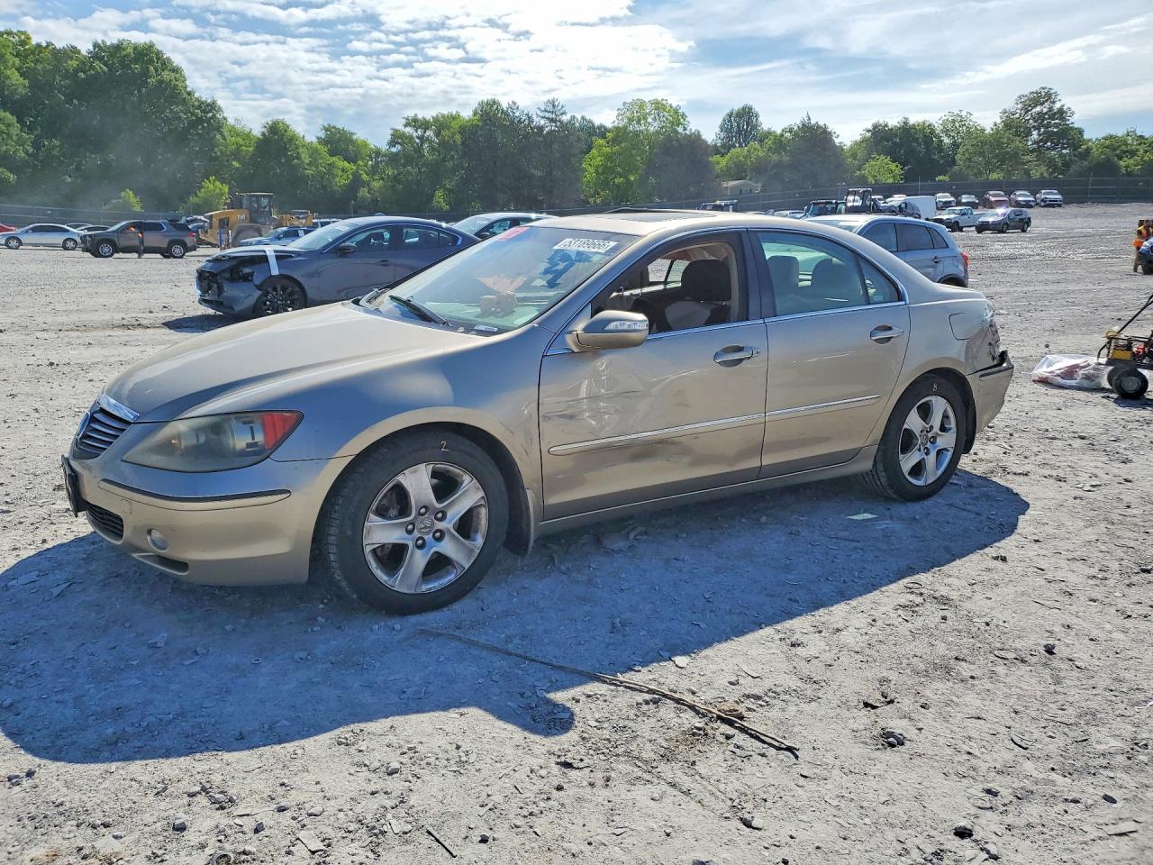 Salvage Acura RL Image