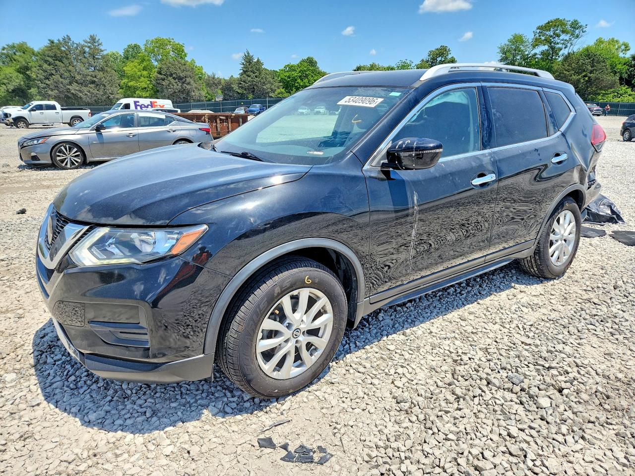 Salvage Nissan Rogue Image