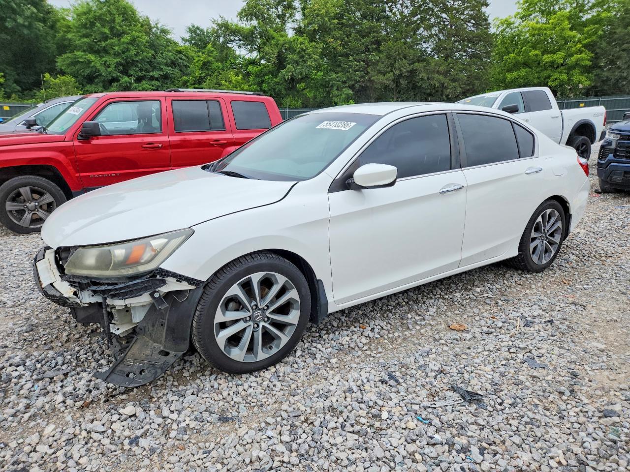 Salvage Honda Accord Image