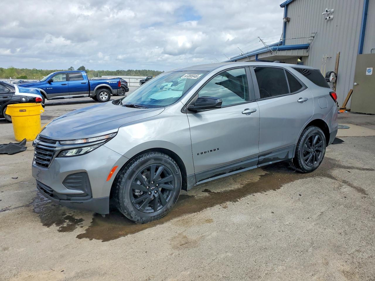 Salvage Chevrolet Equinox Image
