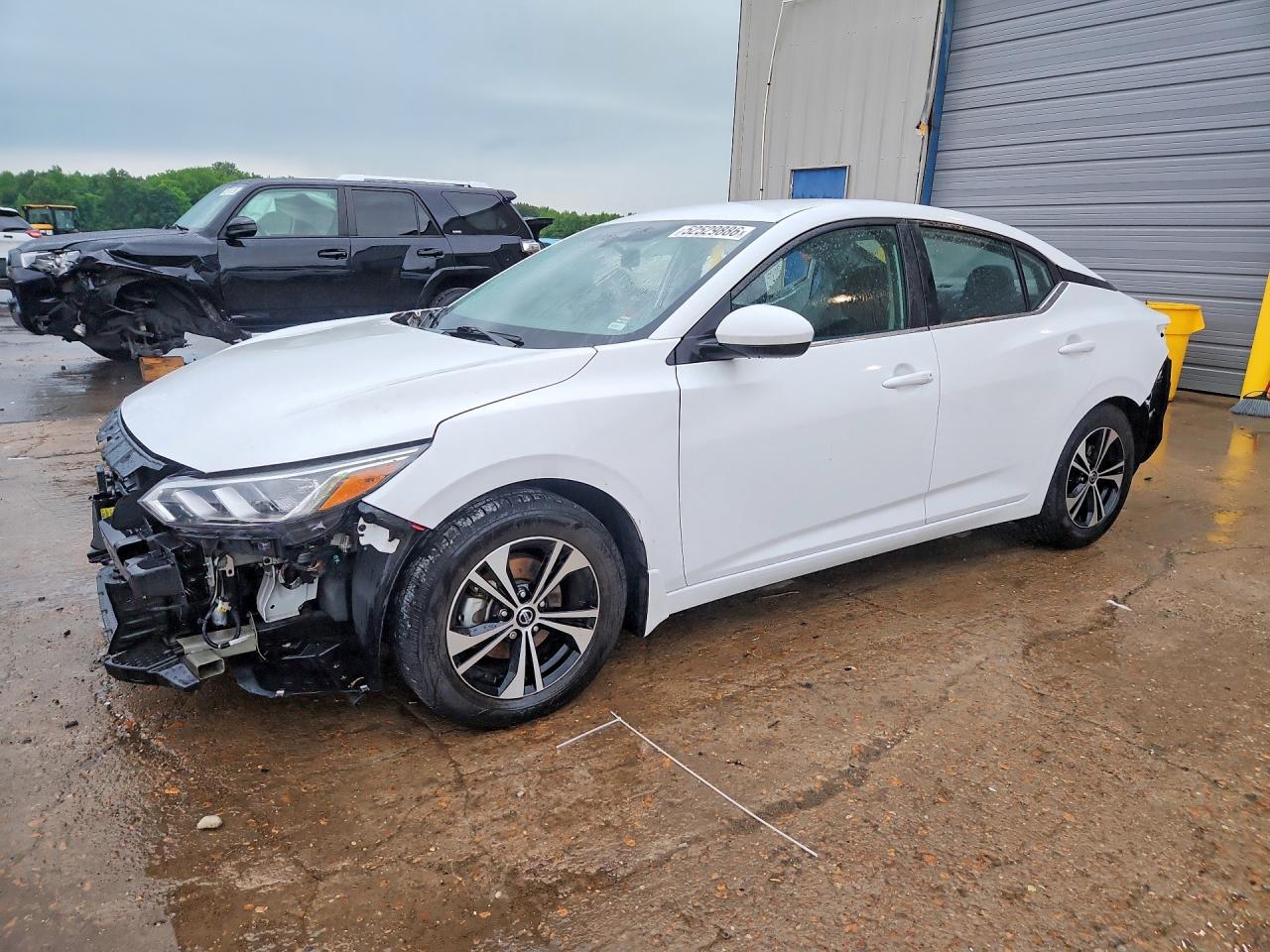Salvage Nissan Sentra Image