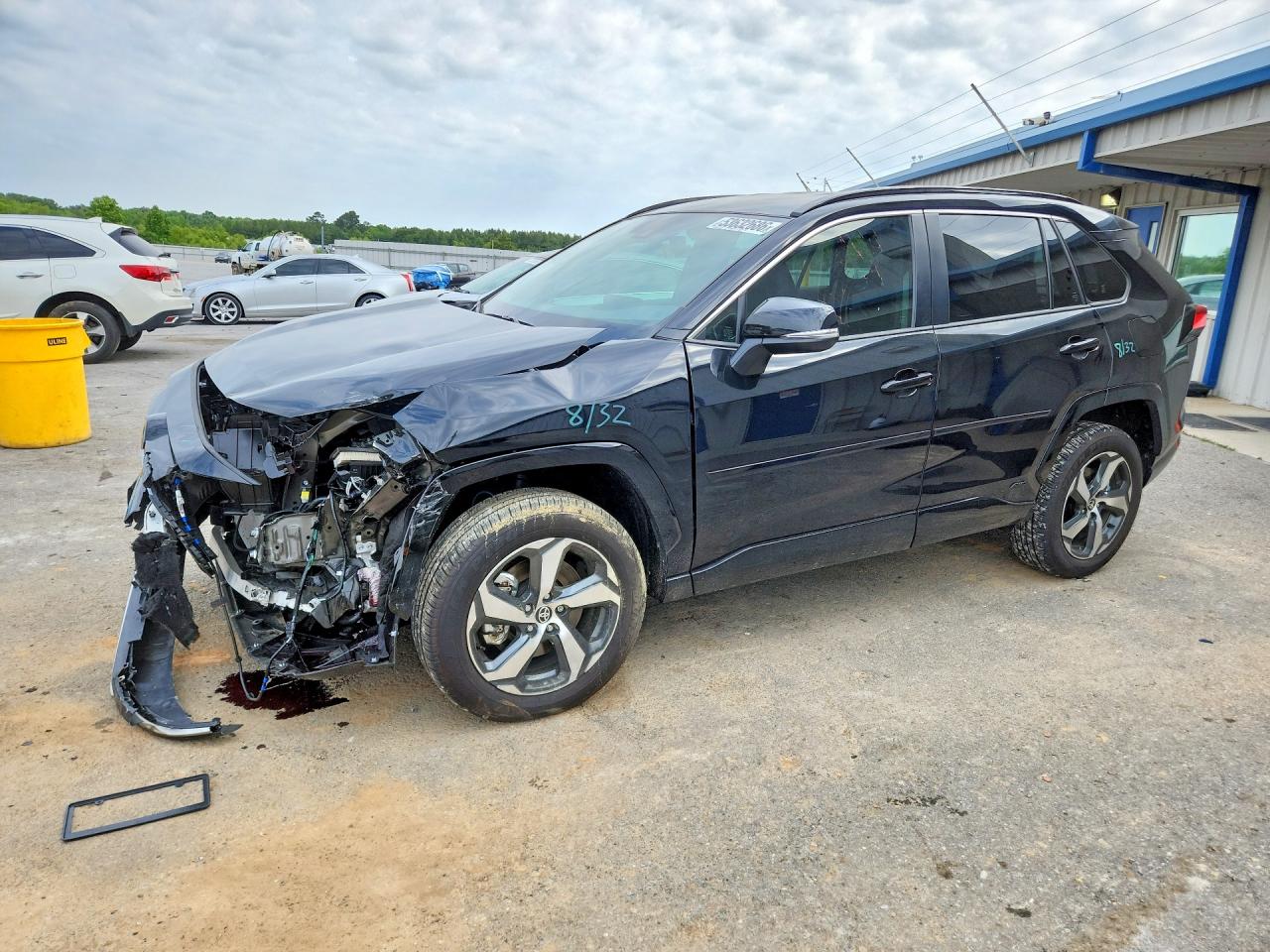 Salvage Toyota RAV4 Image