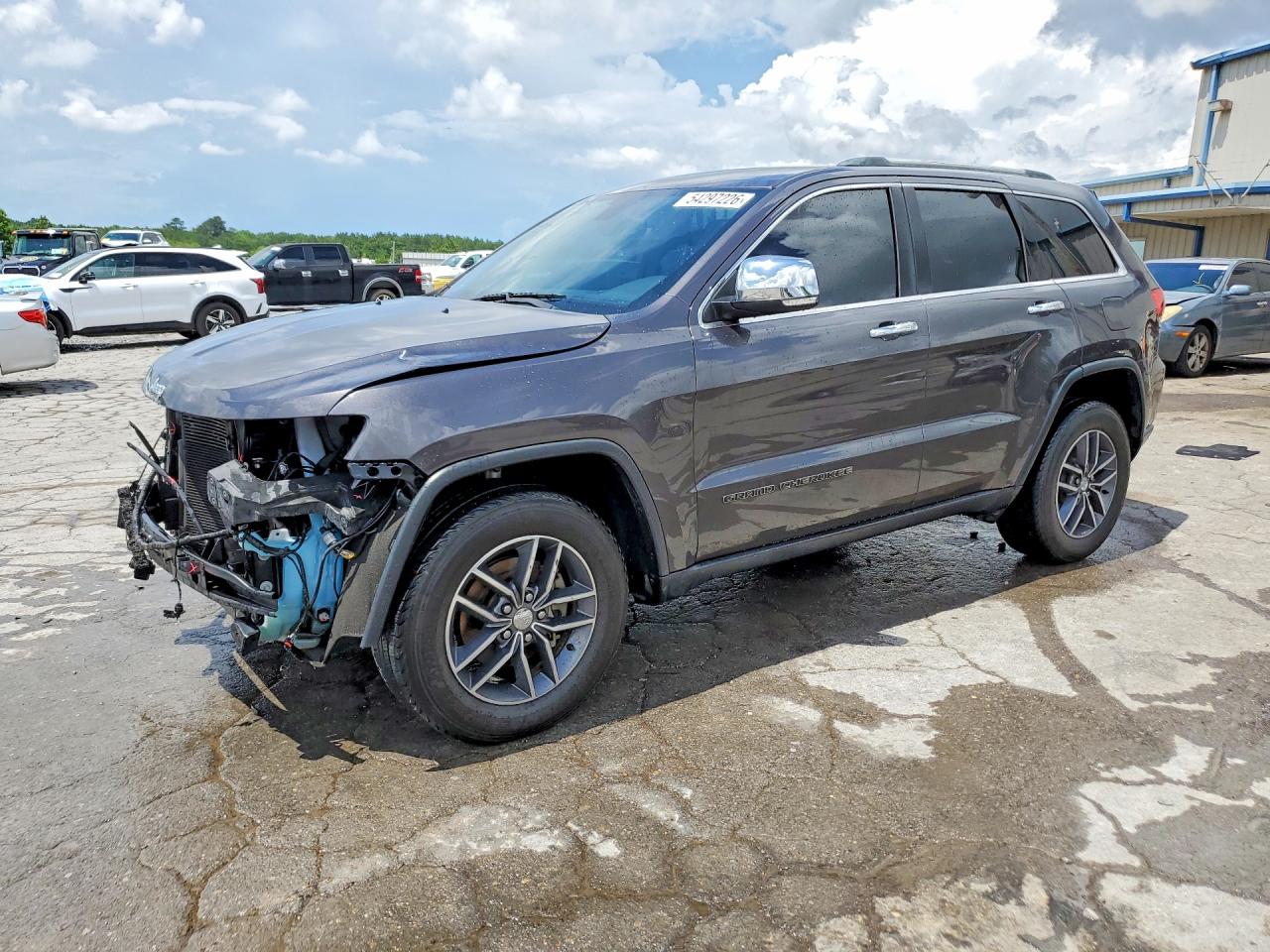 Salvage Jeep Cherokee Image