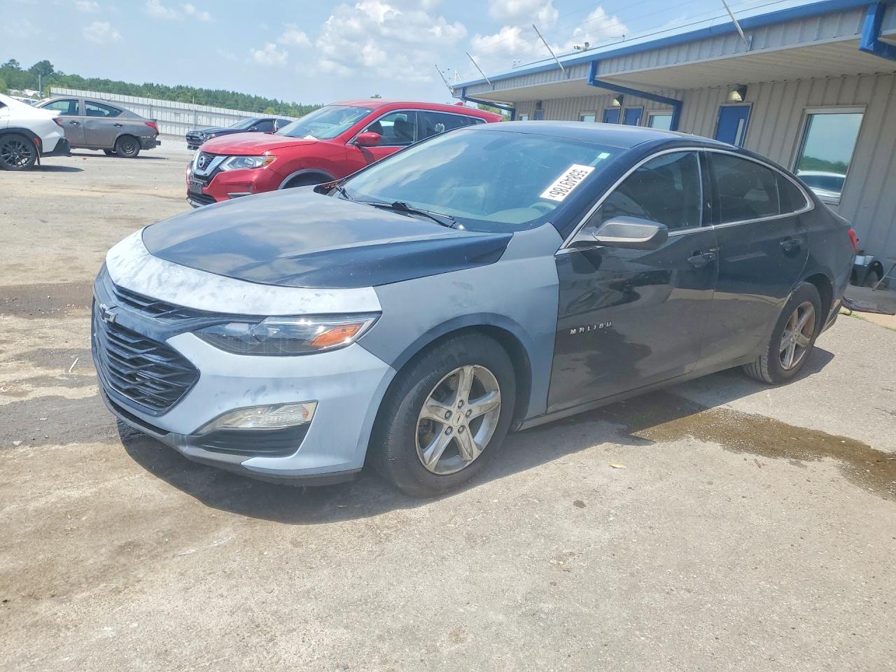 Salvage Chevrolet Malibu Image