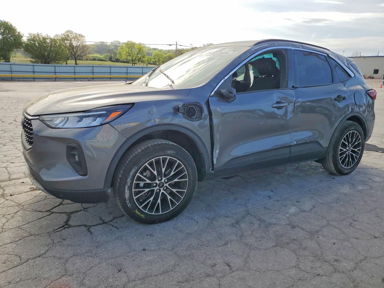 Salvage Ford Escape Image