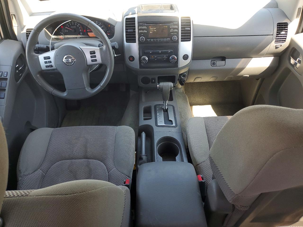 Nissan Frontier S