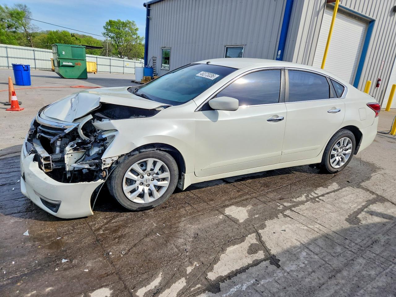 Salvage Nissan Altima Image