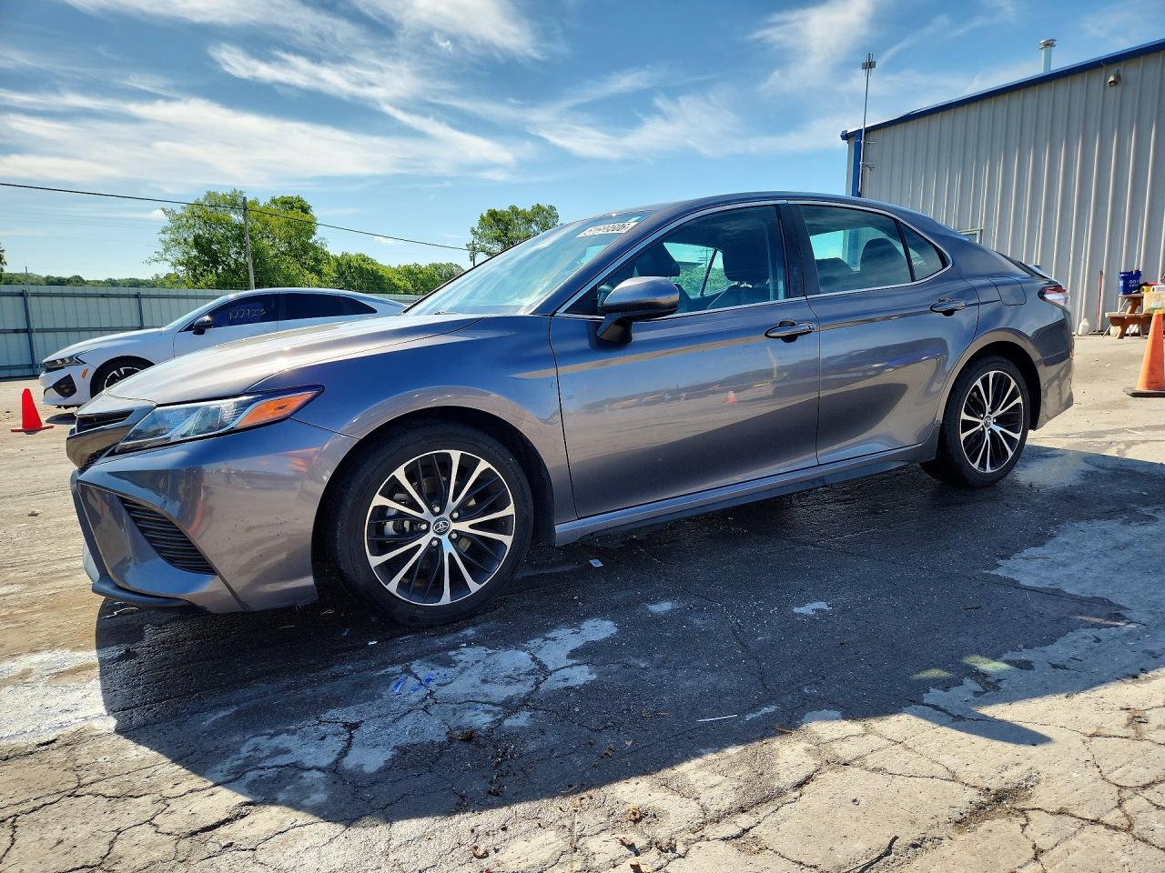 Salvage Toyota Camry Image