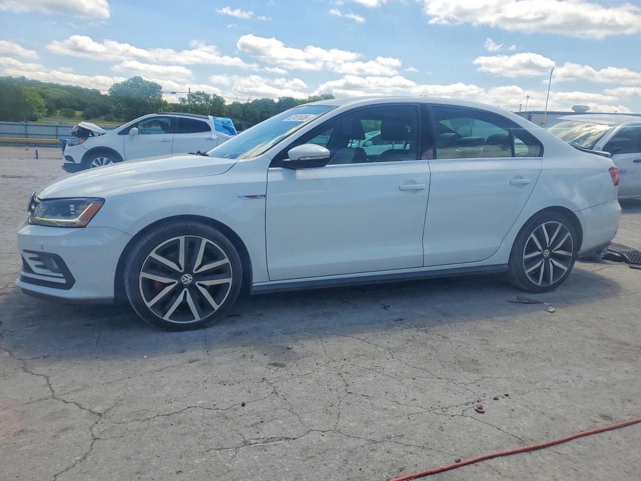 Salvage Volkswagen Jetta Image