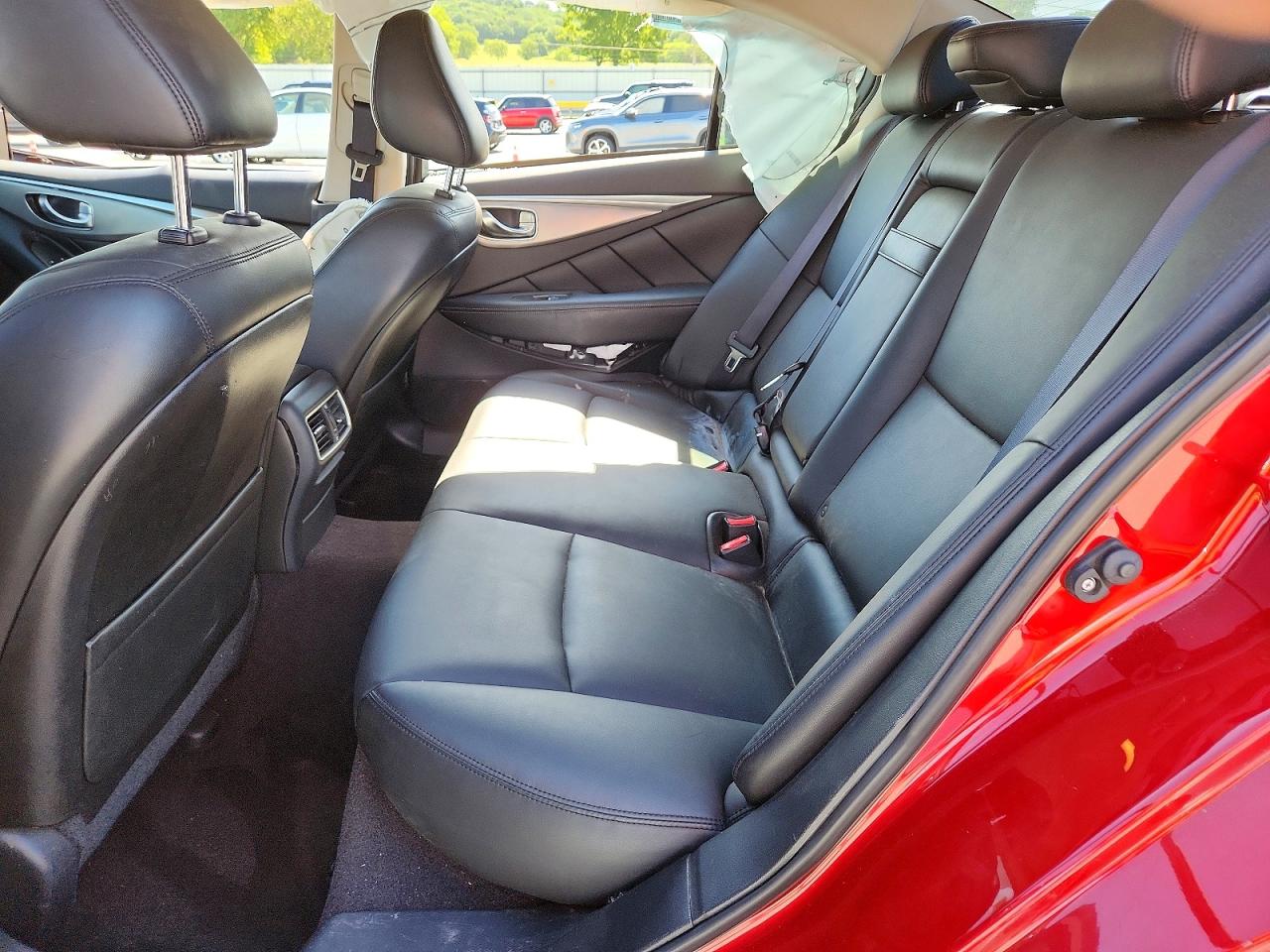 INFINITI Q50 3.0t P 3.0t Premium