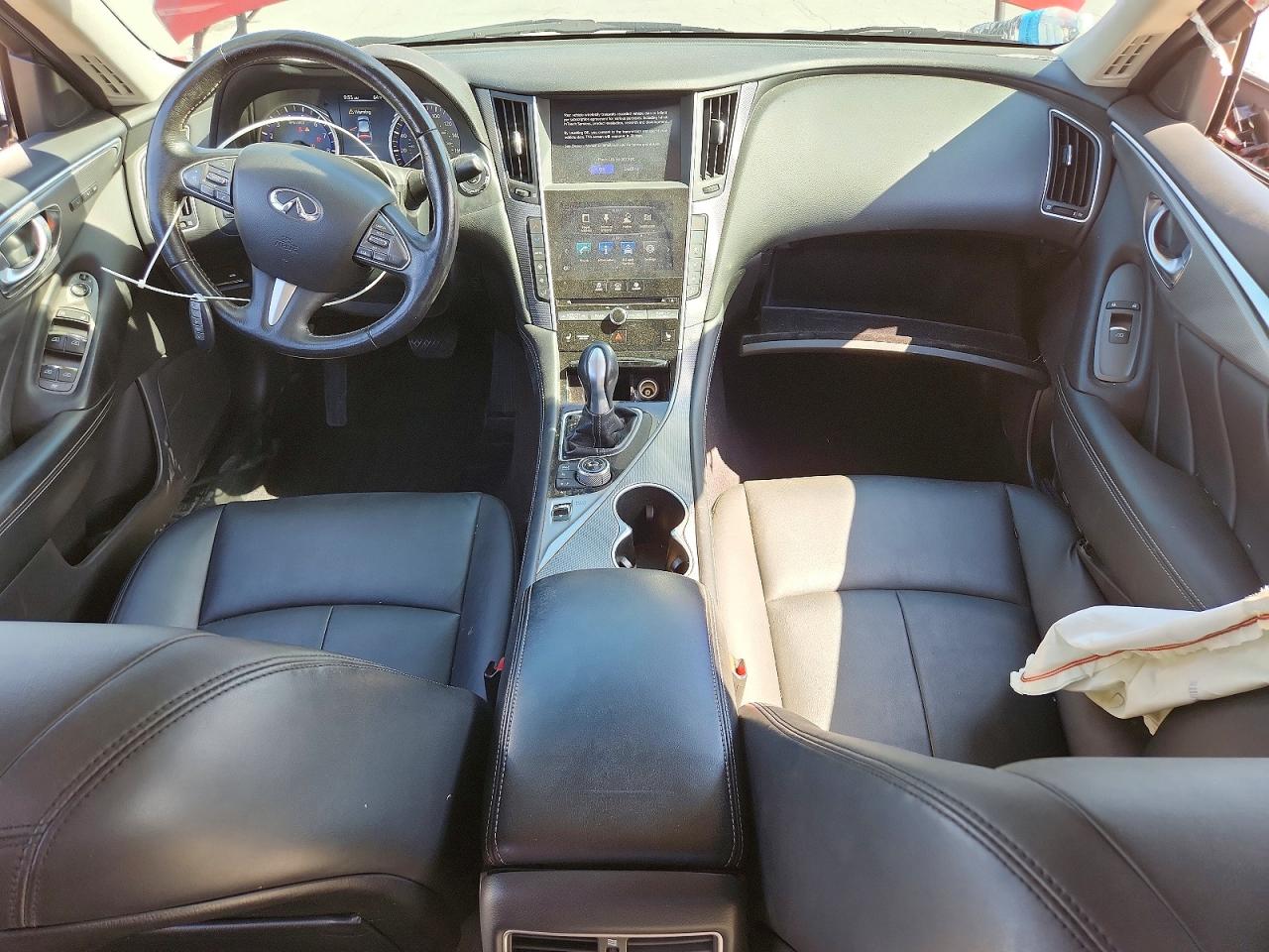 INFINITI Q50 3.0t P 3.0t Premium