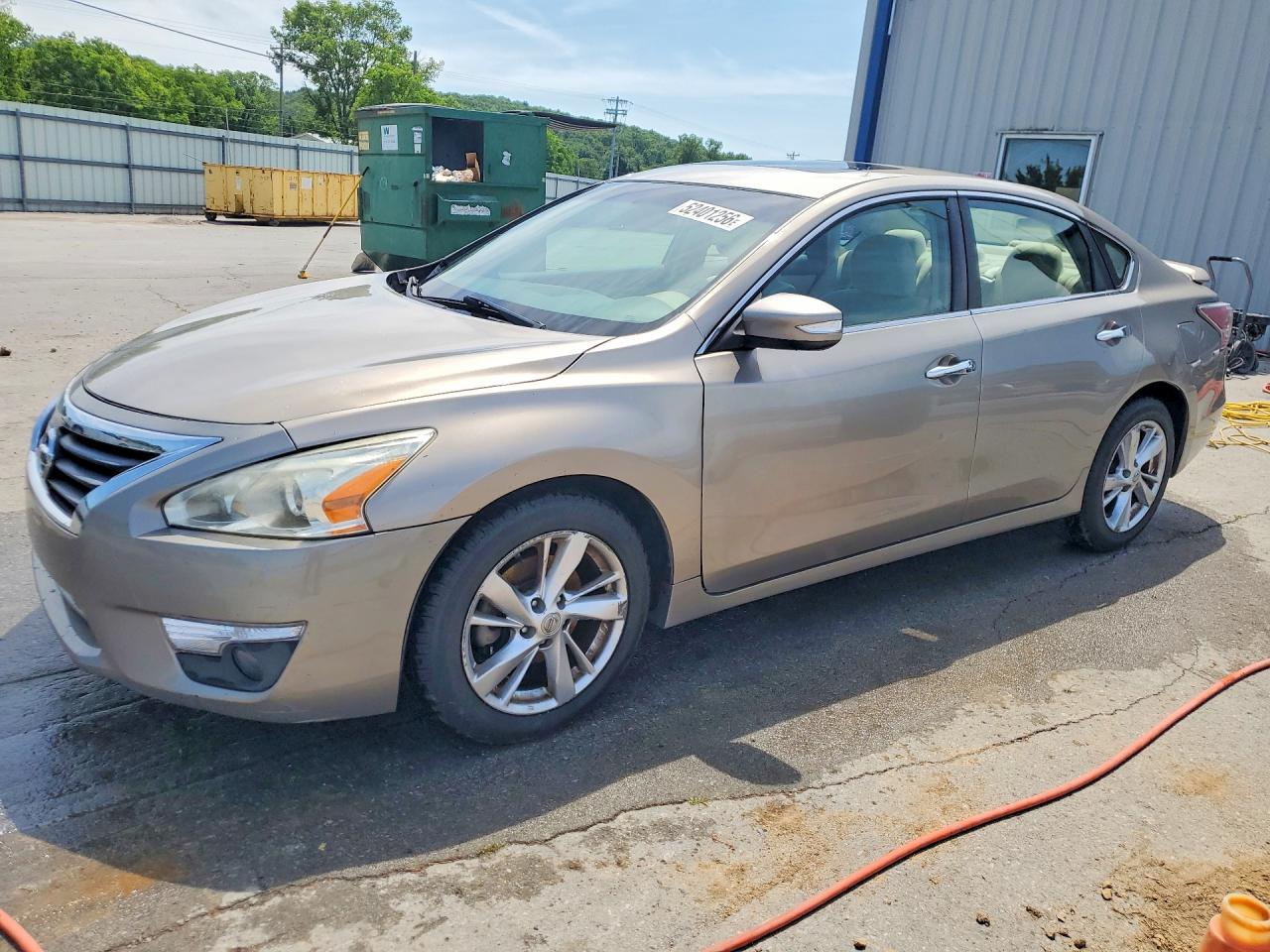 Salvage Nissan Altima Image