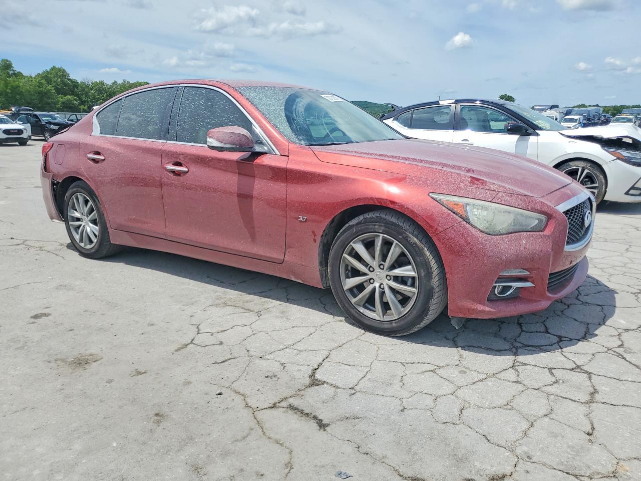 INFINITI Q50 Premium