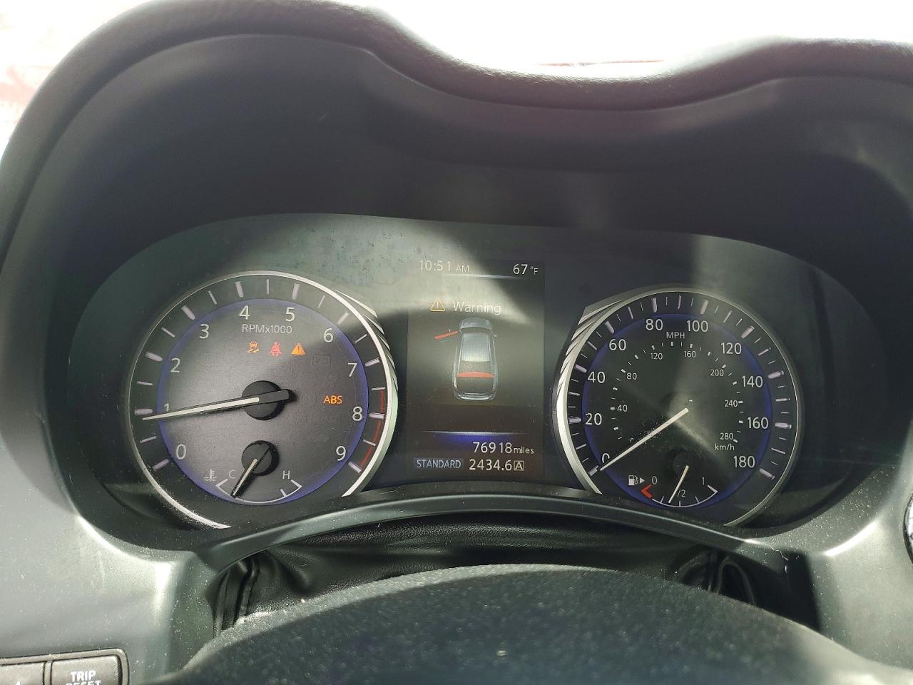 INFINITI Q50 Premium