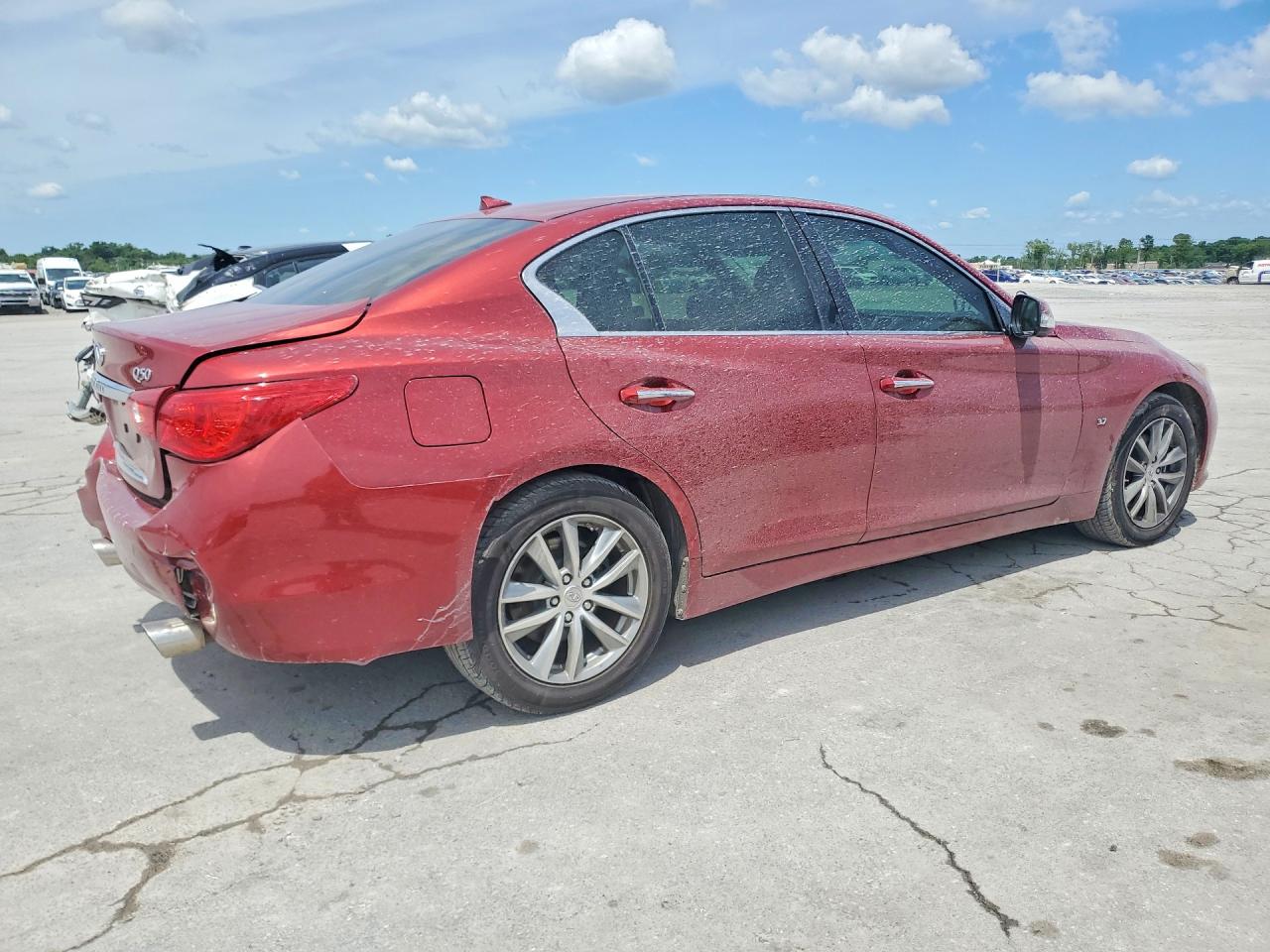INFINITI Q50 Premium