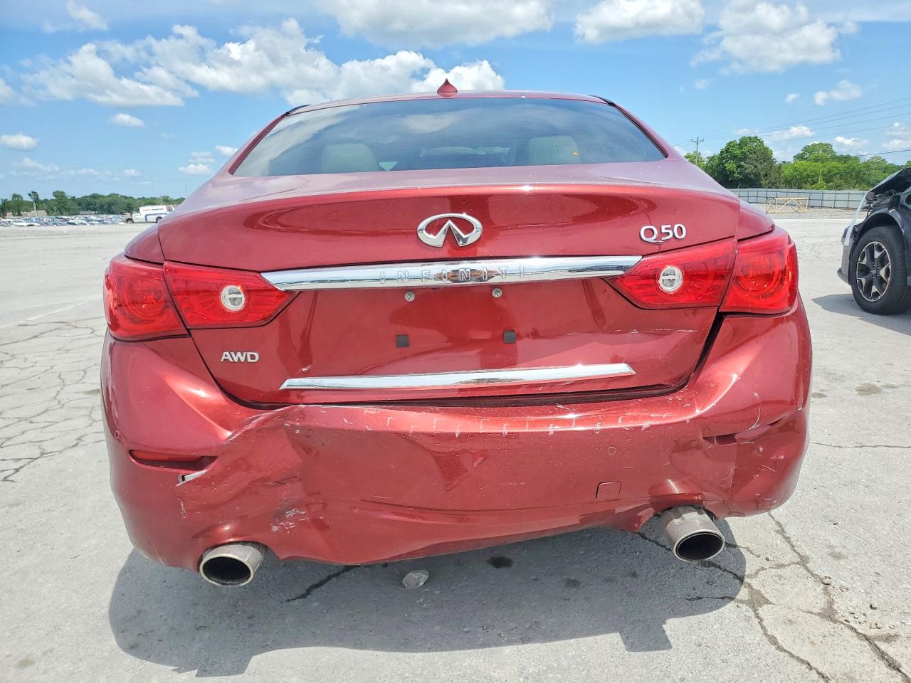 INFINITI Q50 Premium