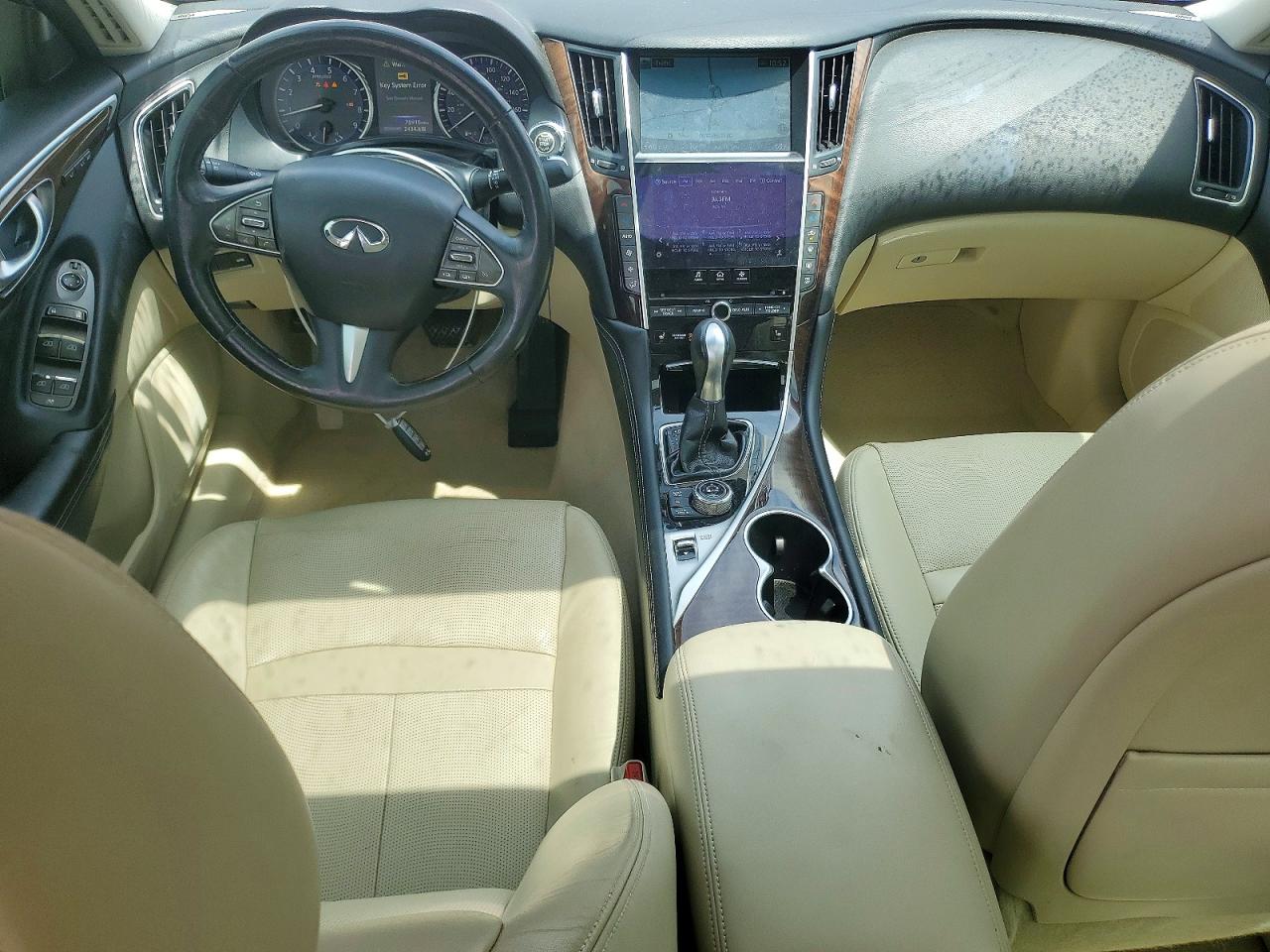 INFINITI Q50 Premium