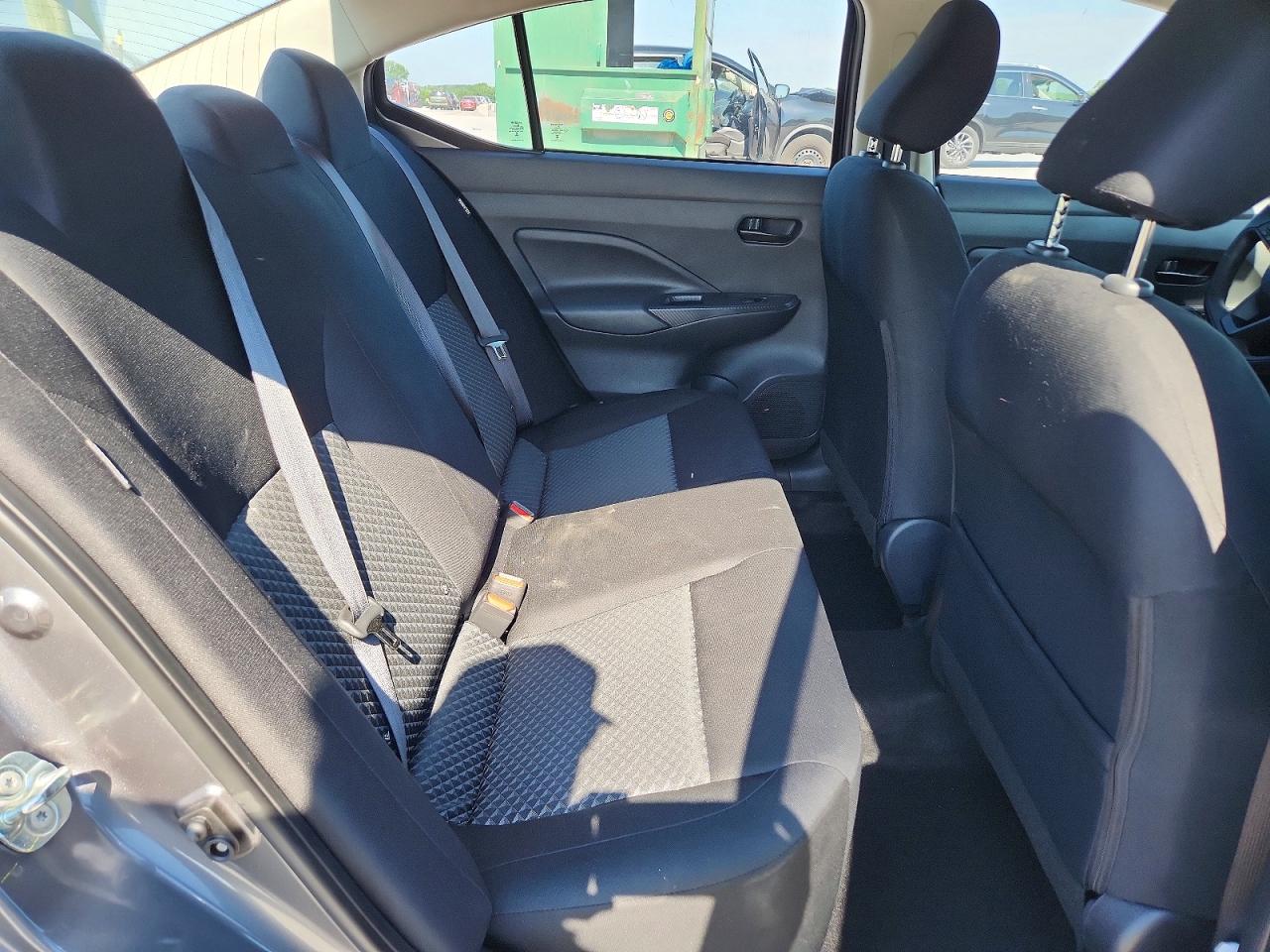 Nissan Versa S