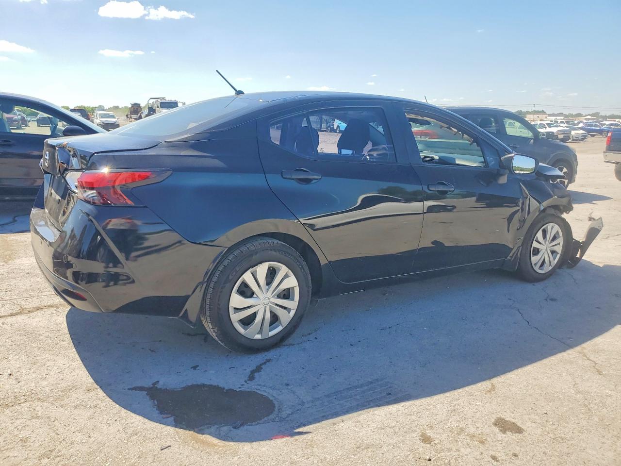 Nissan Versa S