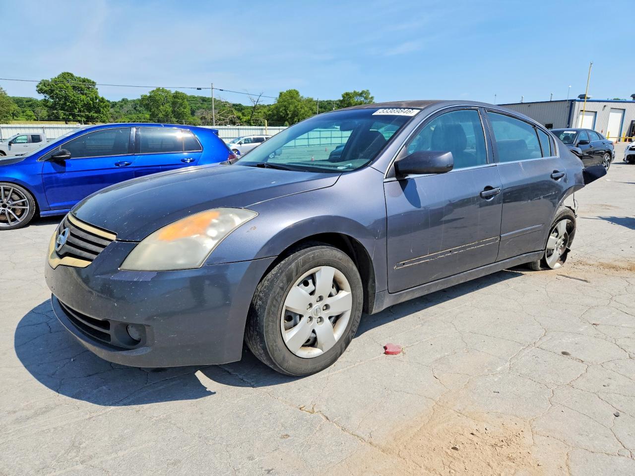 Salvage Nissan Altima Image