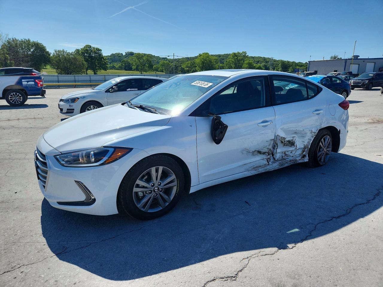 Salvage Hyundai ELANTRA Image