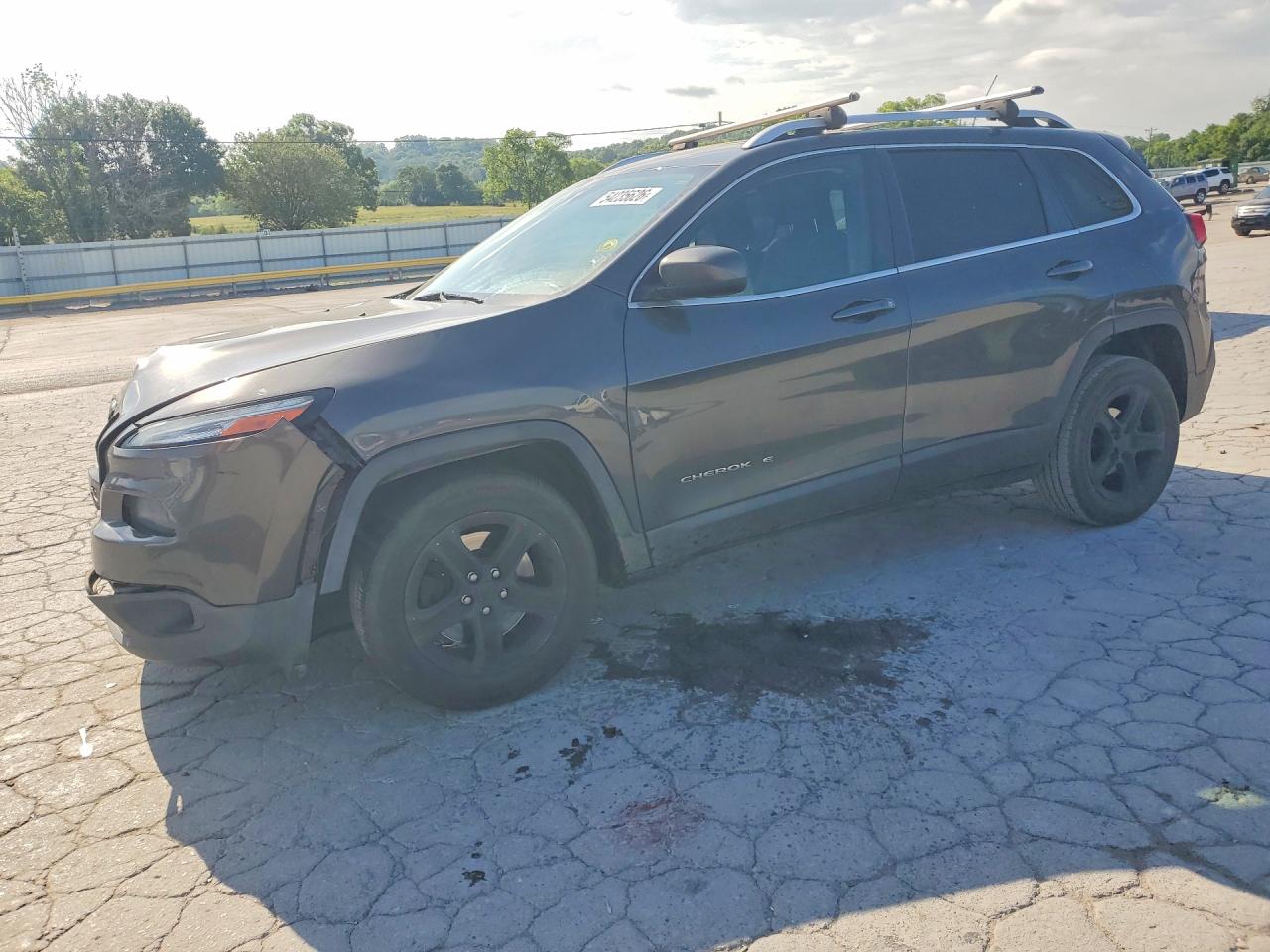 Salvage Jeep Cherokee Image