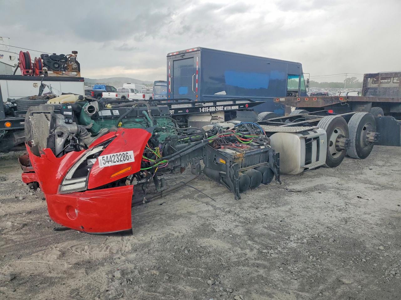 Salvage Volvo Vnr Image