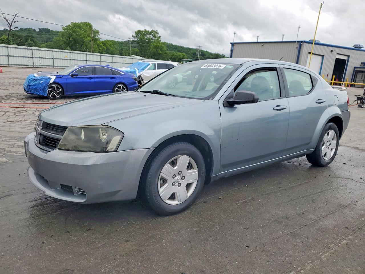 Salvage Dodge Avenger Image