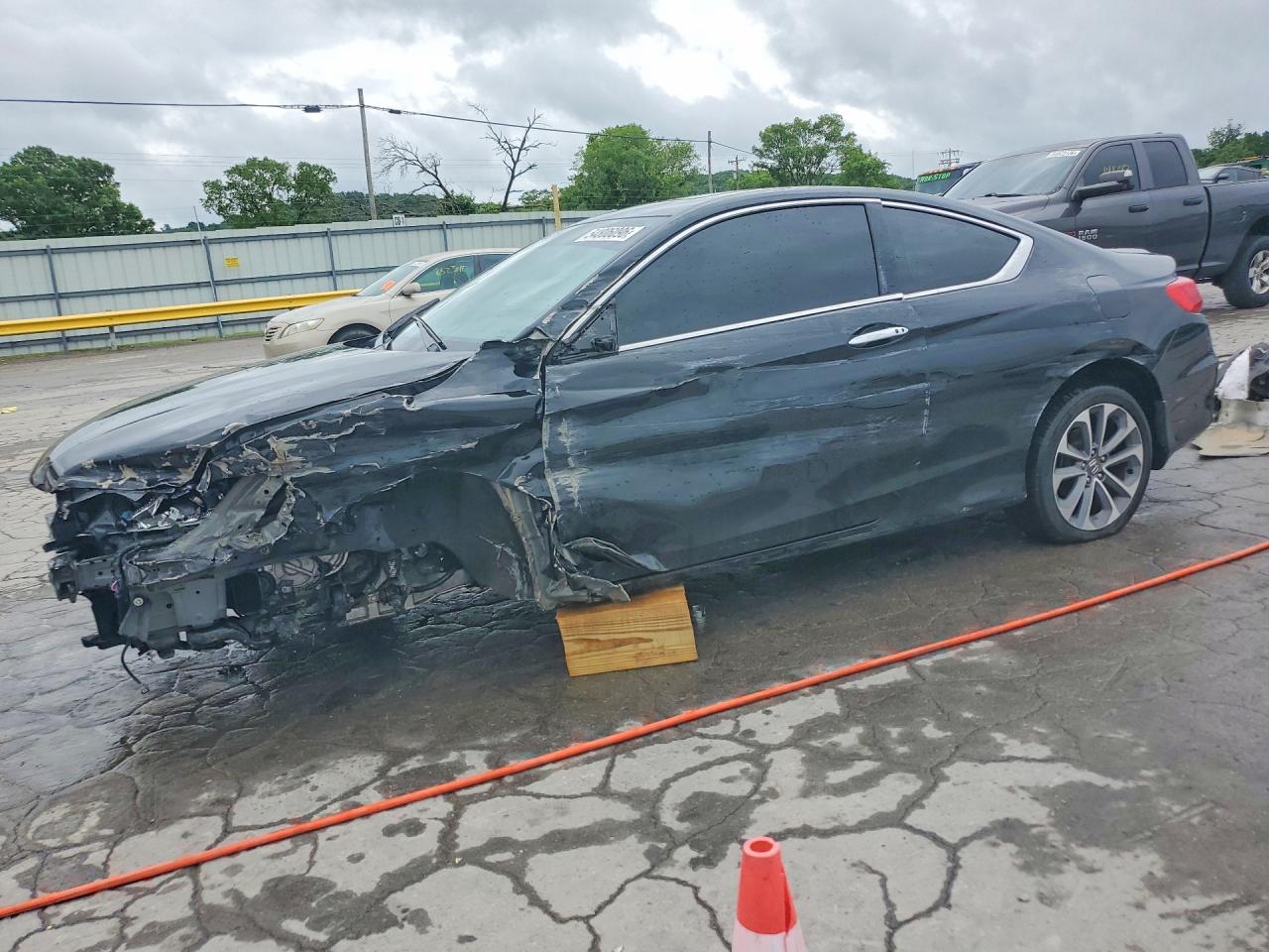 Salvage Honda Accord Image