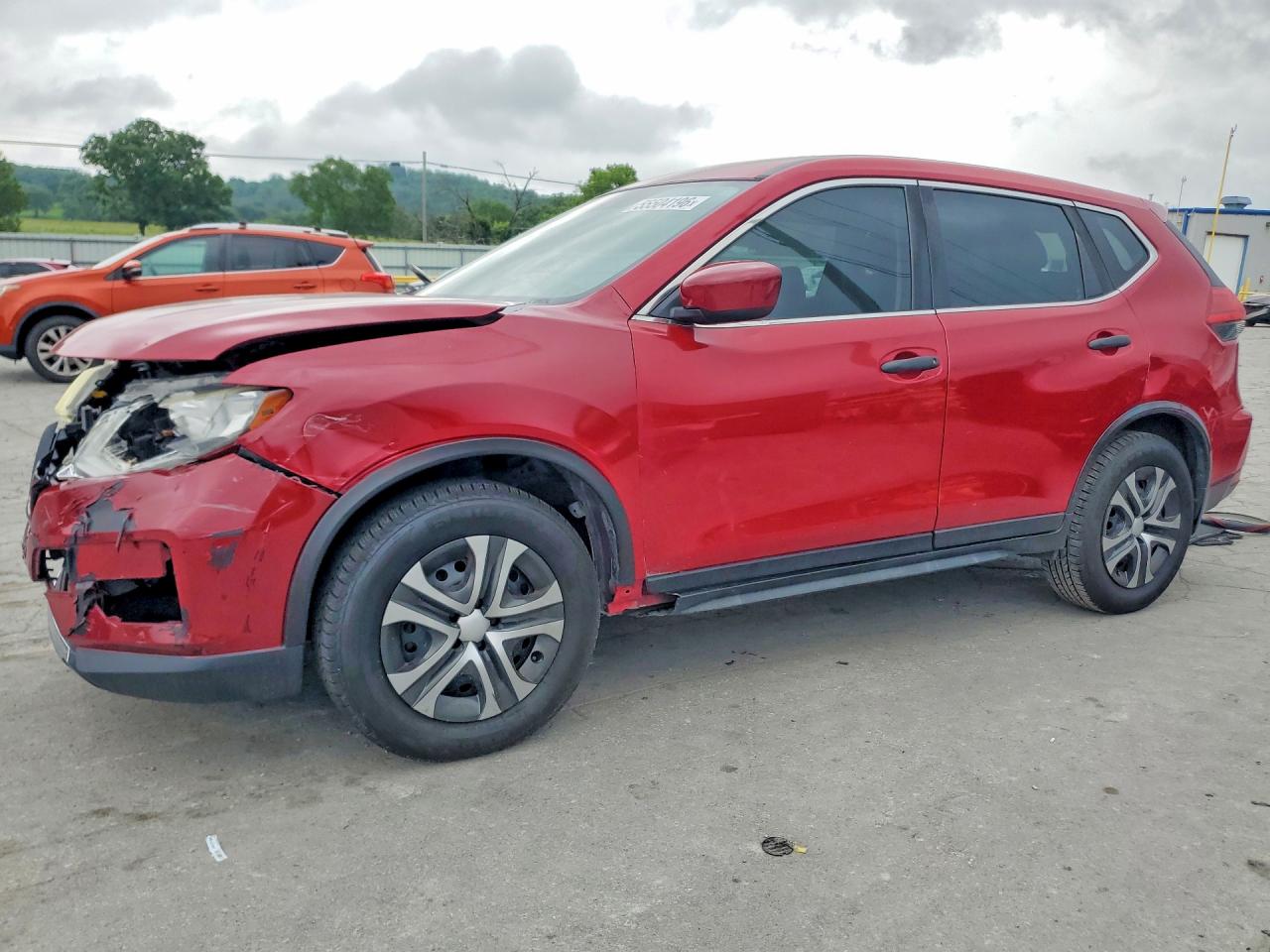 Salvage Nissan Rogue Image