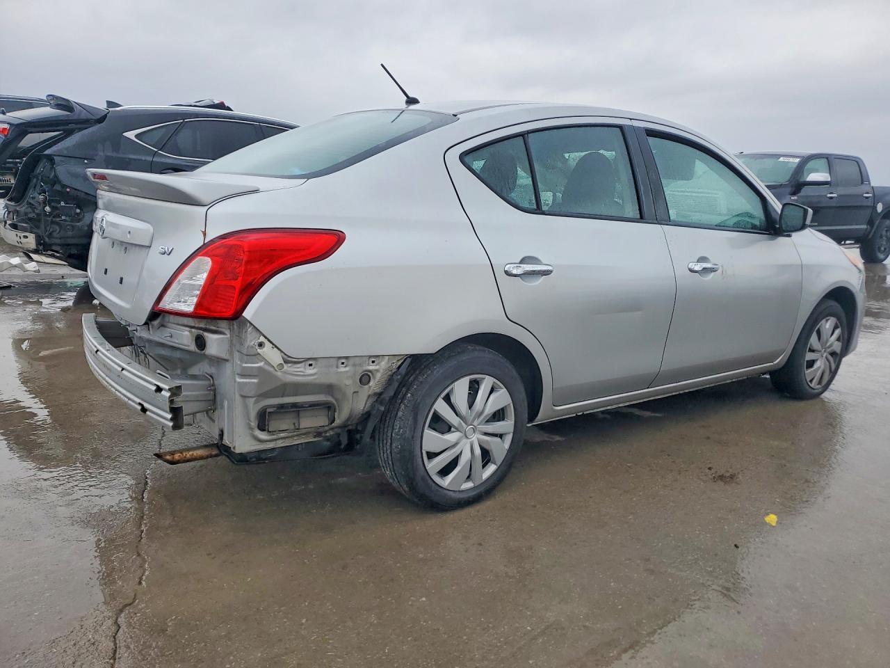 Nissan Versa S