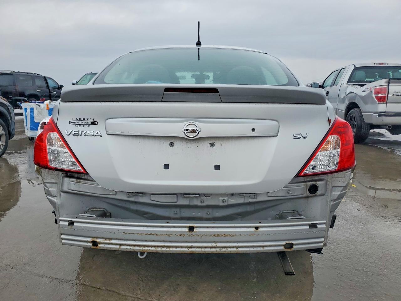 Nissan Versa S