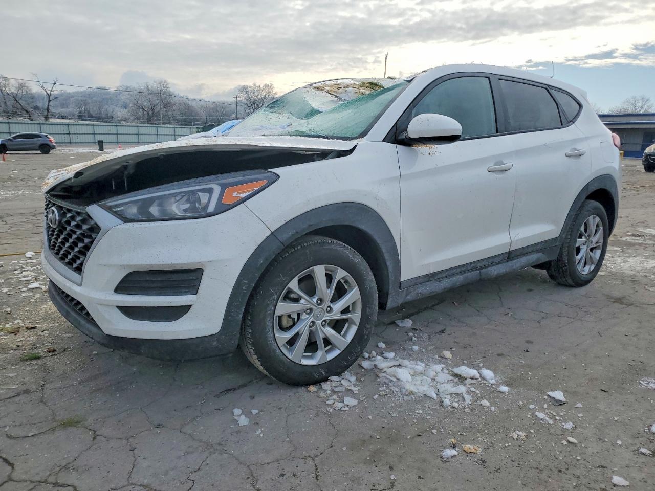 Salvage Hyundai TUCSON Image